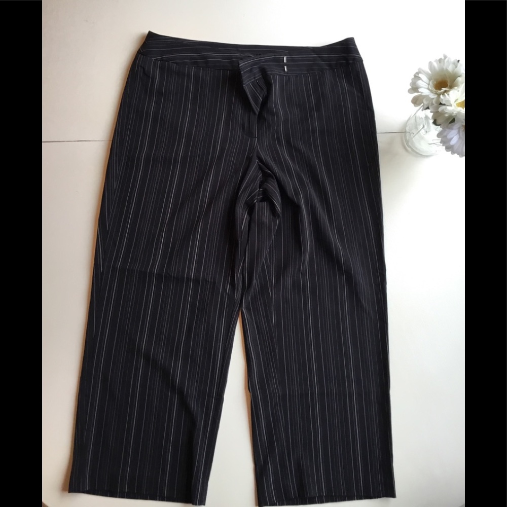 COPY - 👖 George Black  Pink pinstriped Wide leg Capris